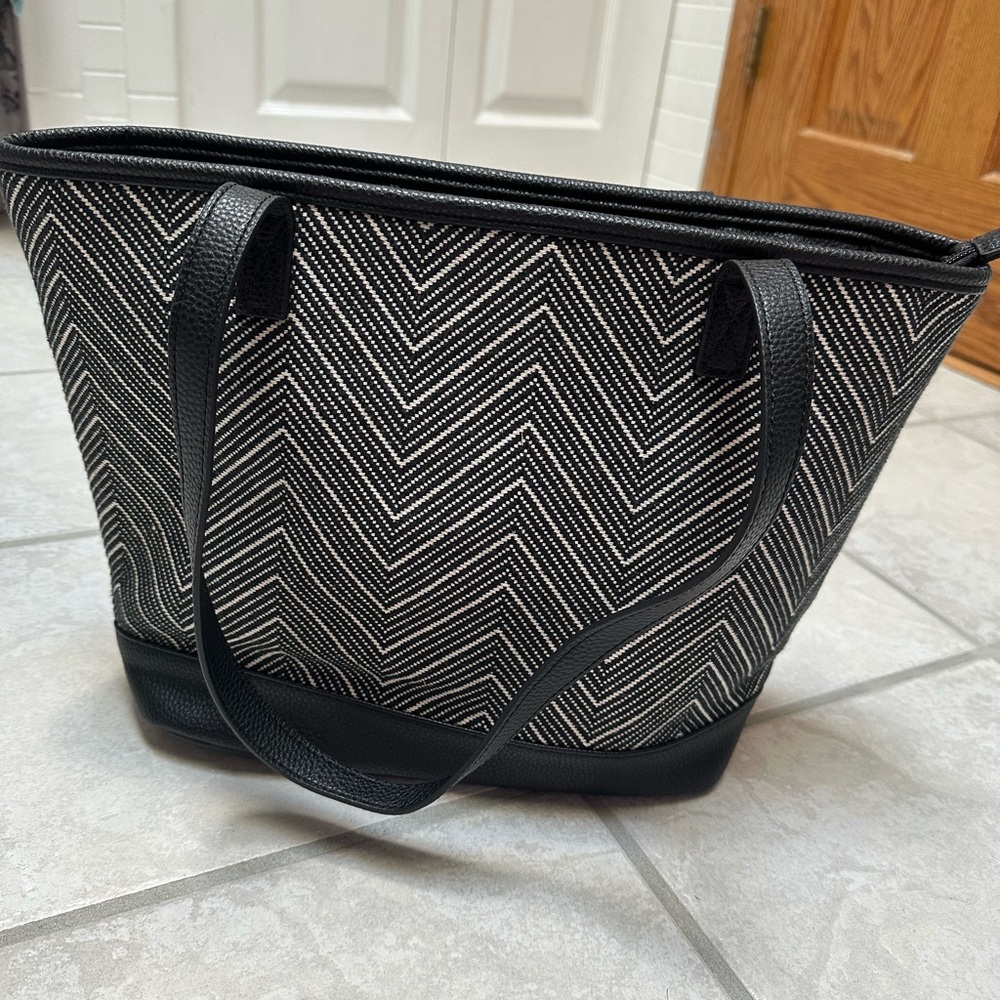 Thirty-One Black and White Chevron Tote Bag